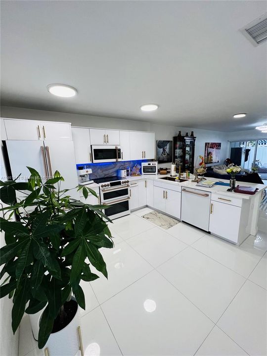 最近售出: $499,999 (2 贝兹, 2 浴室, 1314 平方英尺)