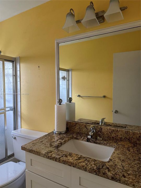 Vendido Recientemente: $250,000 (2 camas, 2 baños, 1200 Pies cuadrados)