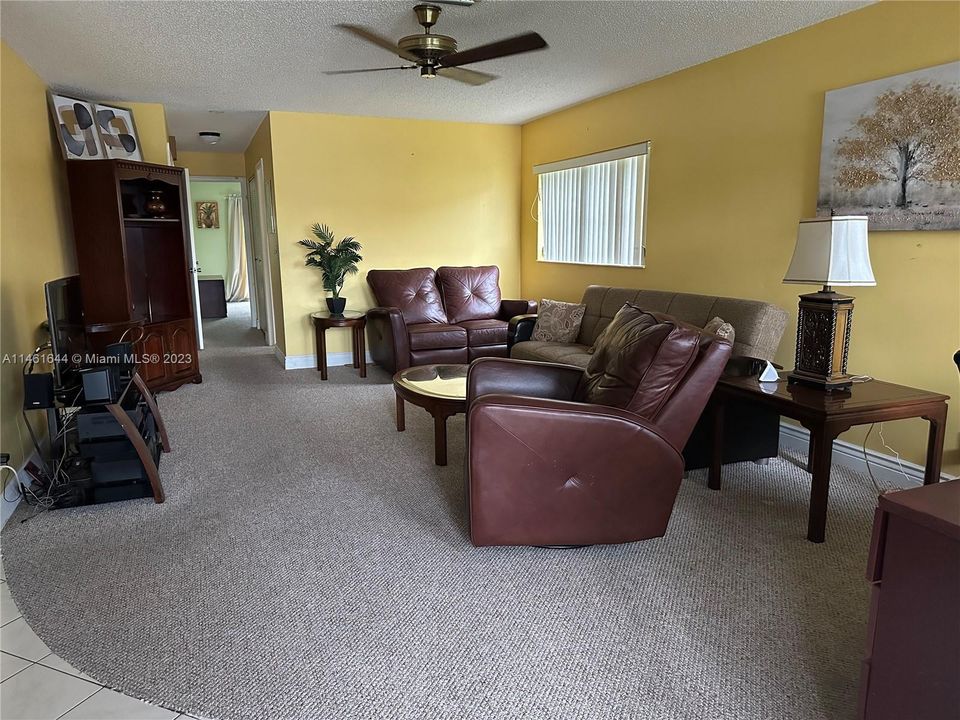 Vendido Recientemente: $250,000 (2 camas, 2 baños, 1200 Pies cuadrados)