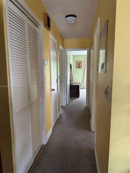 Vendido Recientemente: $250,000 (2 camas, 2 baños, 1200 Pies cuadrados)