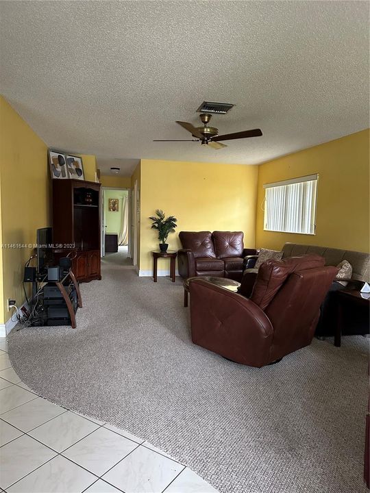 Vendido Recientemente: $250,000 (2 camas, 2 baños, 1200 Pies cuadrados)