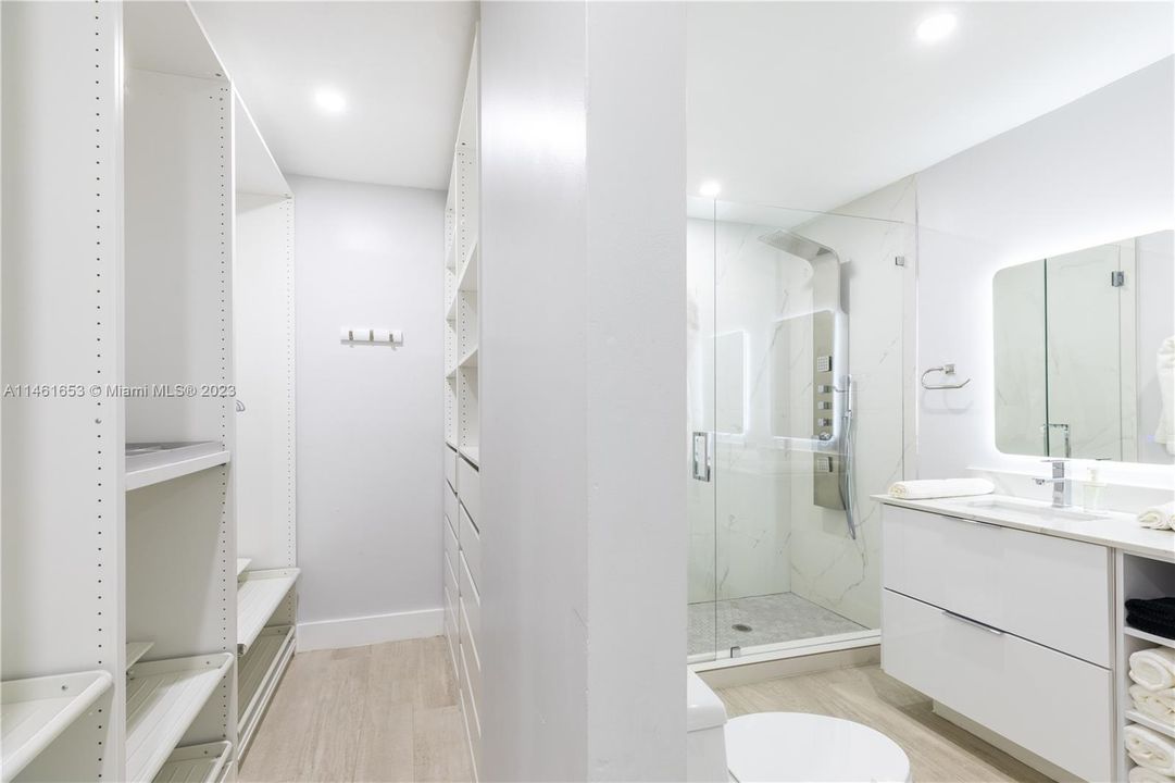 Недавно арендовано: $6,000 (4 спален, 3 ванн, 2240 Квадратных фут)