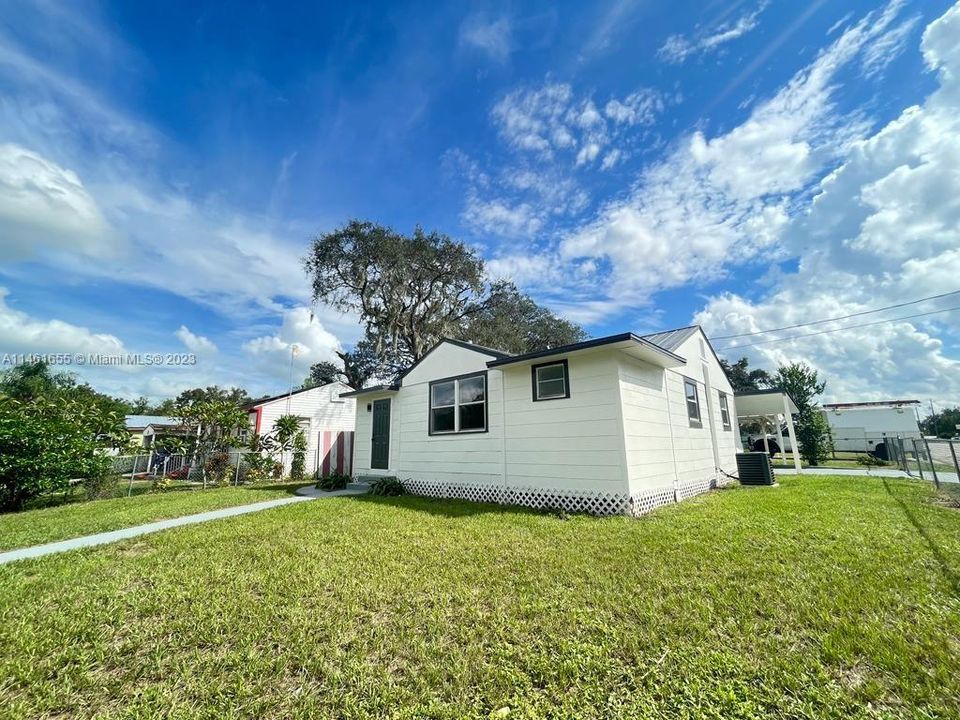 Vendido Recientemente: $169,900 (3 camas, 2 baños, 1111 Pies cuadrados)