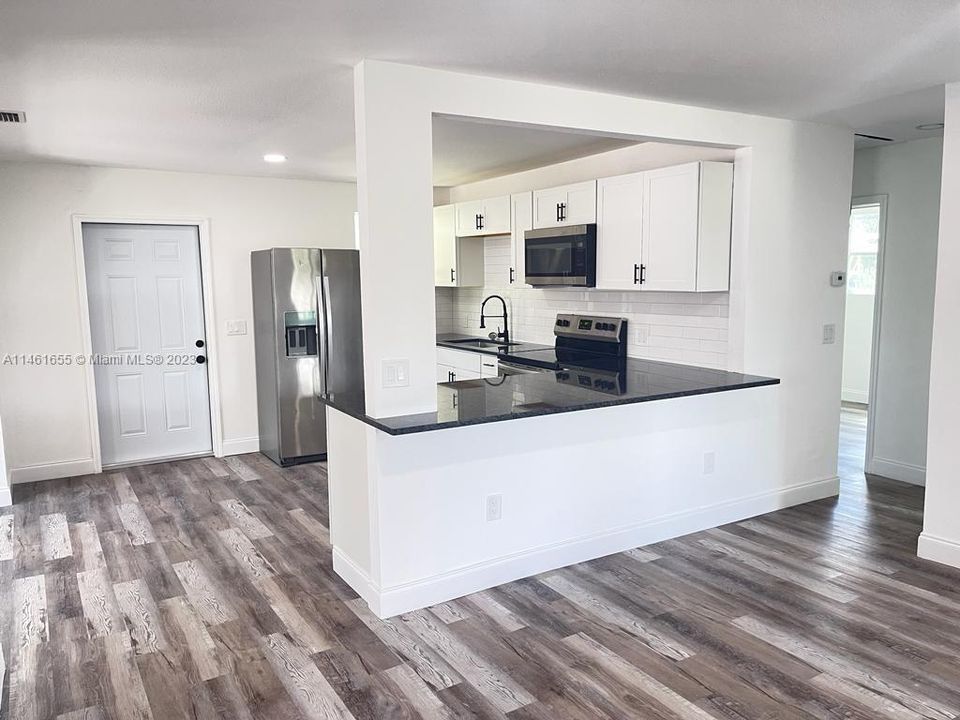 Vendido Recientemente: $169,900 (3 camas, 2 baños, 1111 Pies cuadrados)