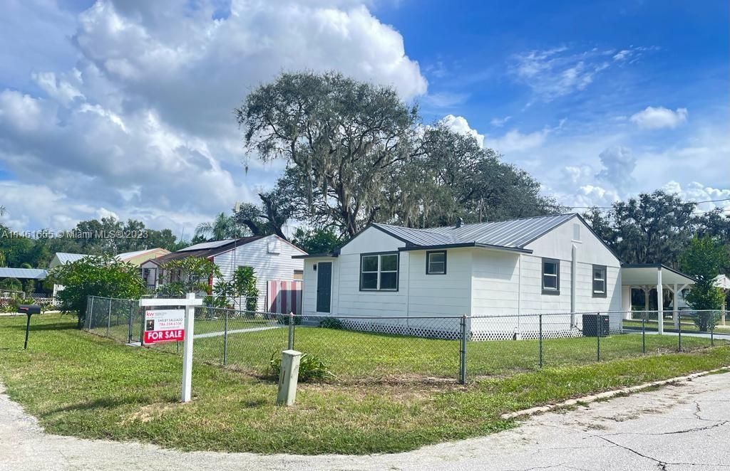 Vendido Recientemente: $169,900 (3 camas, 2 baños, 1111 Pies cuadrados)