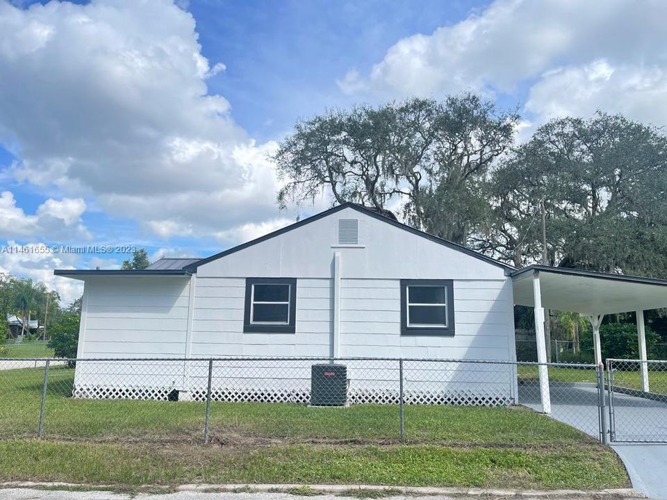 Vendido Recientemente: $169,900 (3 camas, 2 baños, 1111 Pies cuadrados)