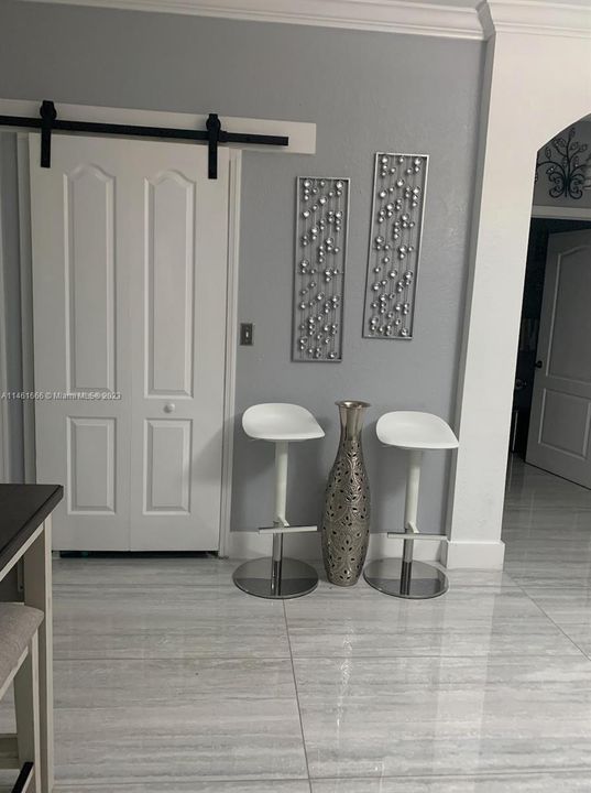 最近售出: $350,000 (3 贝兹, 2 浴室, 1142 平方英尺)