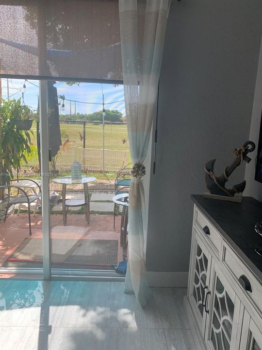 最近售出: $350,000 (3 贝兹, 2 浴室, 1142 平方英尺)