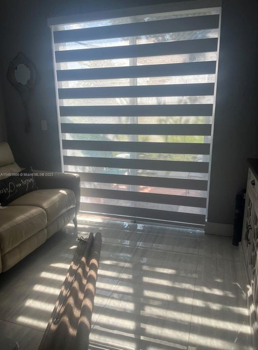 最近售出: $350,000 (3 贝兹, 2 浴室, 1142 平方英尺)