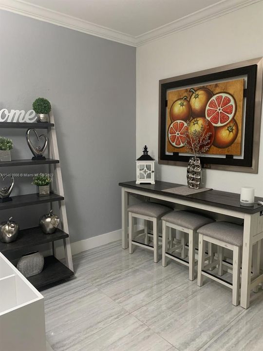 最近售出: $350,000 (3 贝兹, 2 浴室, 1142 平方英尺)