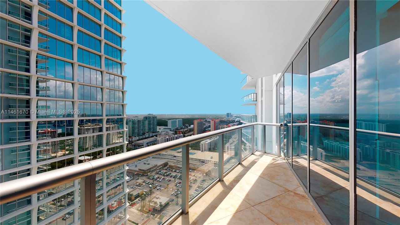 На продажу: $2,985,000 (4 спален, 4 ванн, 2394 Квадратных фут)