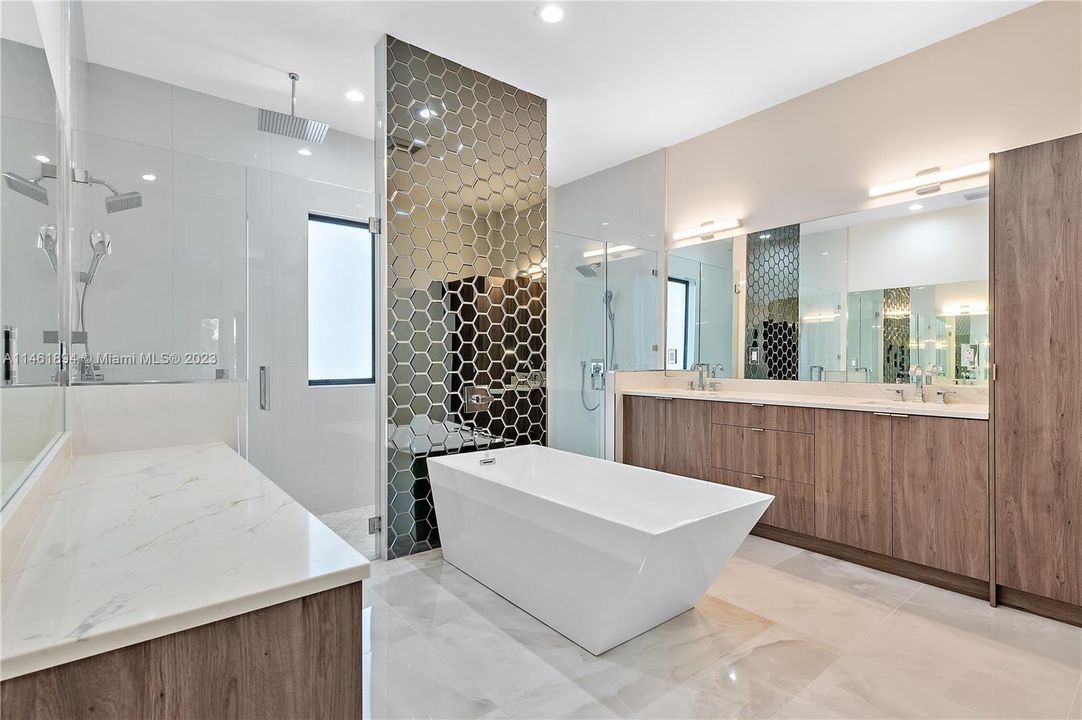 Recently Sold: $1,195,000 (4 beds, 3 baths, 0 Square Feet)