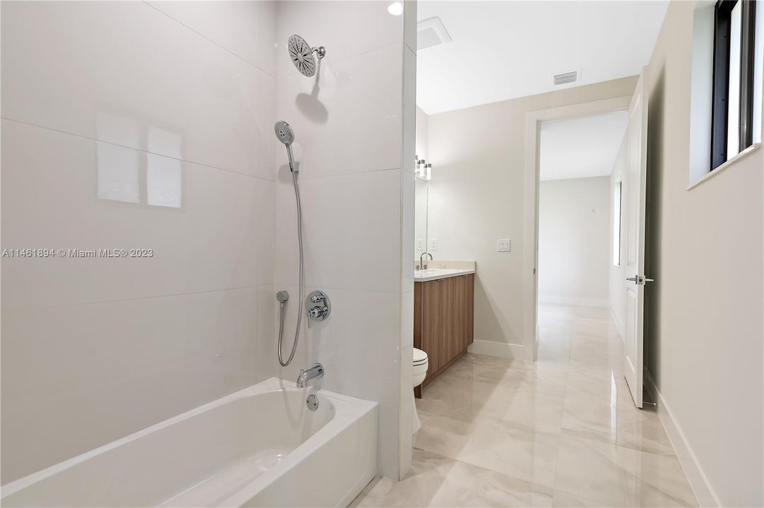 Recently Sold: $1,195,000 (4 beds, 3 baths, 0 Square Feet)