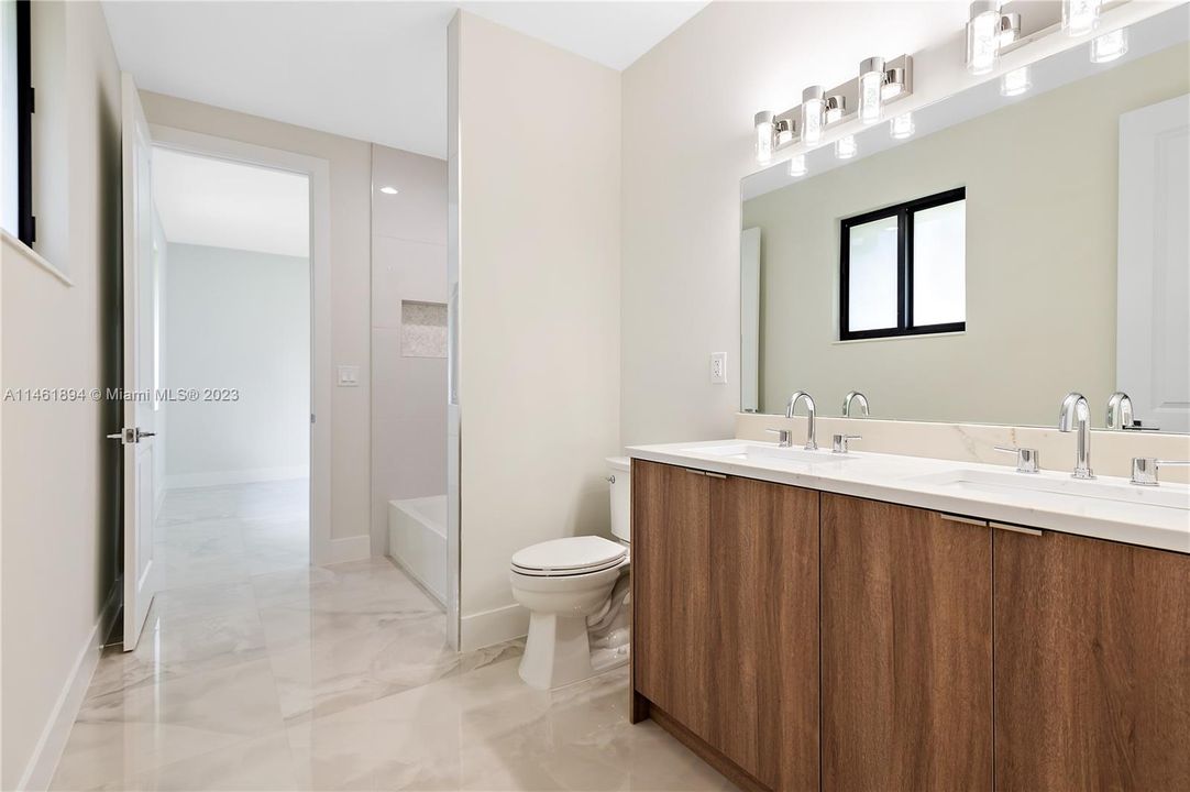 Recently Sold: $1,195,000 (4 beds, 3 baths, 0 Square Feet)