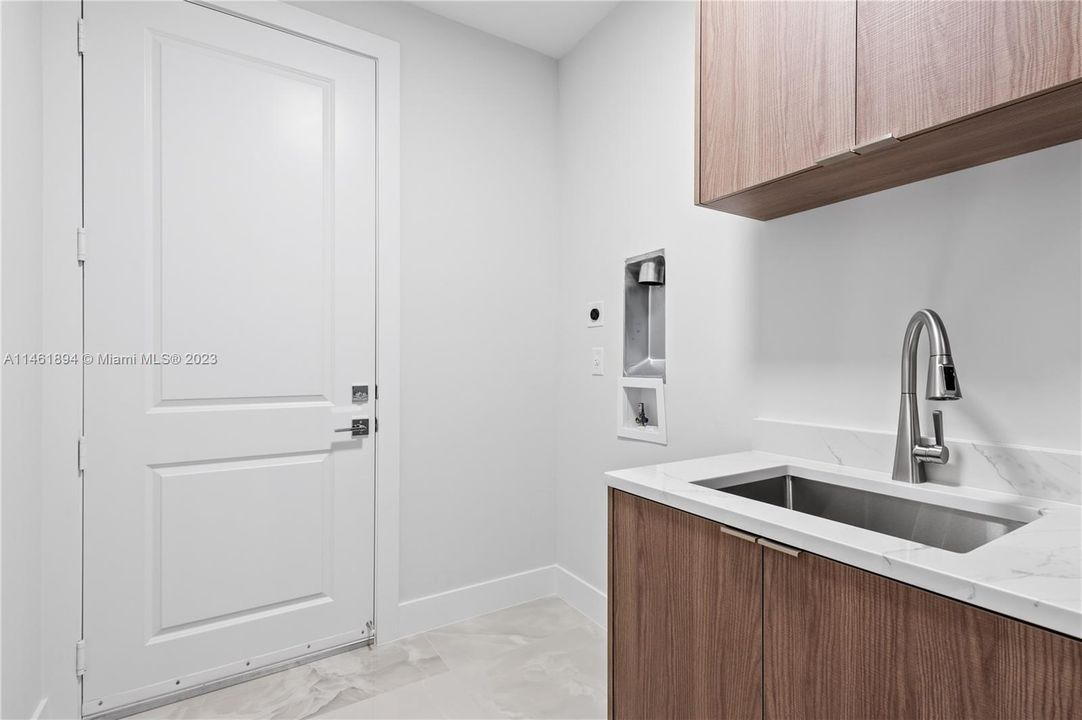 Recently Sold: $1,195,000 (4 beds, 3 baths, 0 Square Feet)