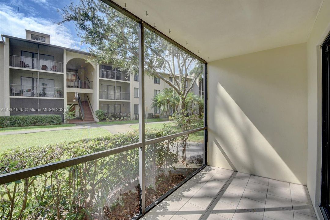 Recently Sold: $237,000 (2 beds, 2 baths, 1005 Square Feet)