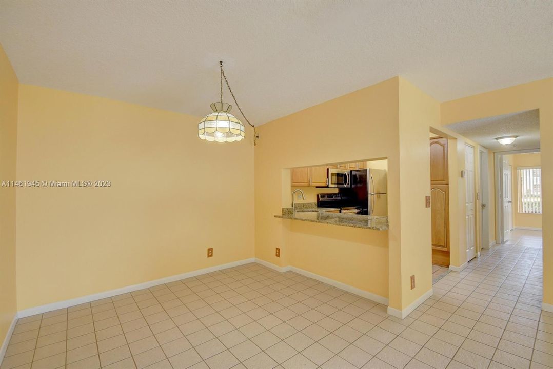 Recently Sold: $237,000 (2 beds, 2 baths, 1005 Square Feet)