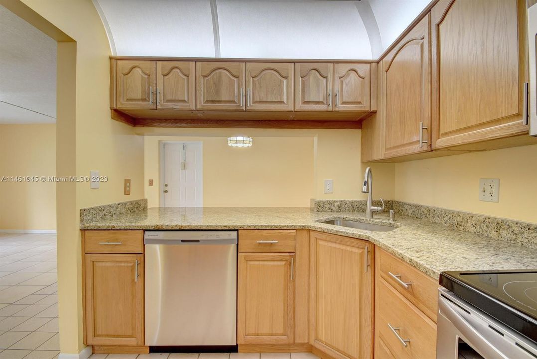 Recently Sold: $237,000 (2 beds, 2 baths, 1005 Square Feet)