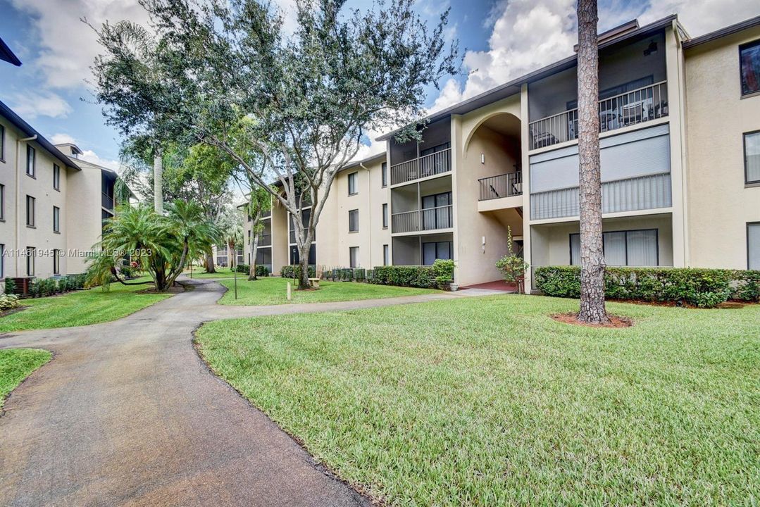 Recently Sold: $237,000 (2 beds, 2 baths, 1005 Square Feet)