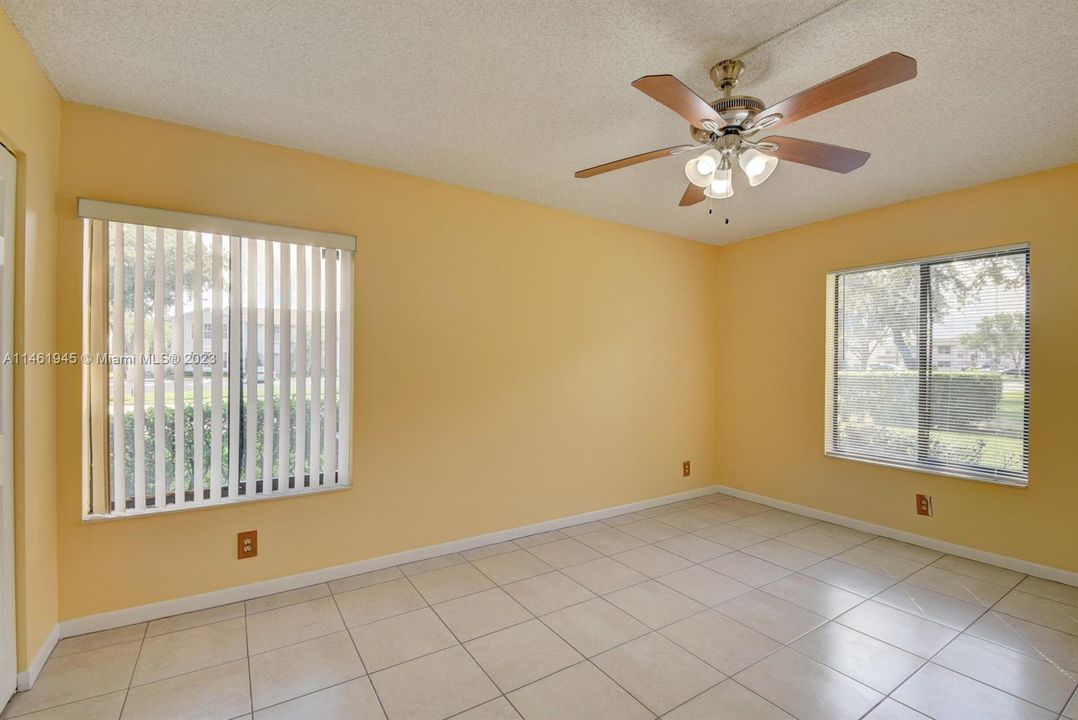 Recently Sold: $237,000 (2 beds, 2 baths, 1005 Square Feet)