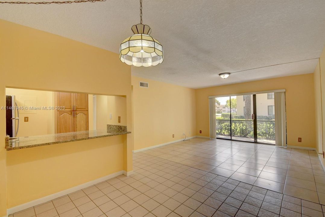 Recently Sold: $237,000 (2 beds, 2 baths, 1005 Square Feet)