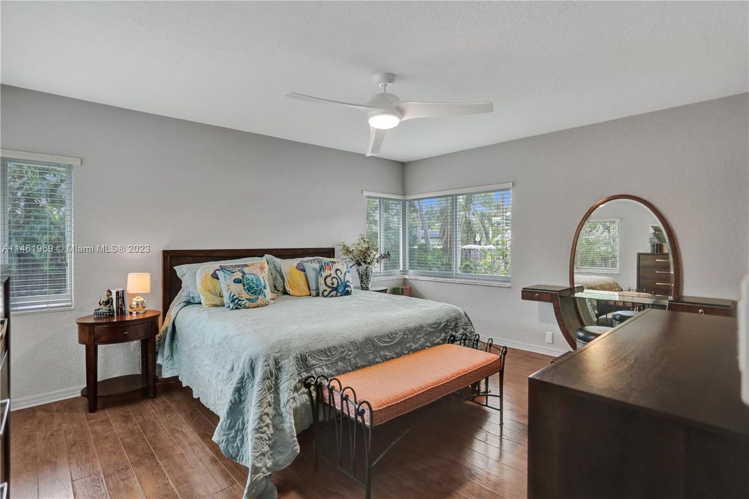 Recently Sold: $1,150,000 (3 beds, 2 baths, 1787 Square Feet)