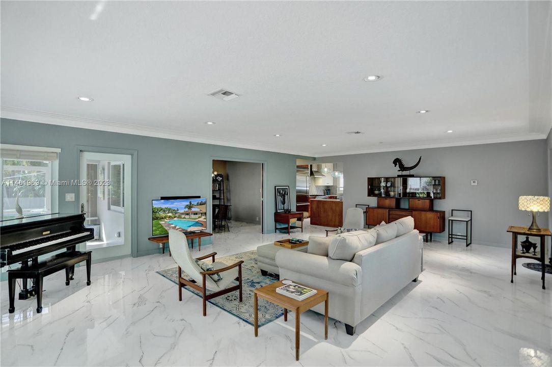 Recently Sold: $1,150,000 (3 beds, 2 baths, 1787 Square Feet)