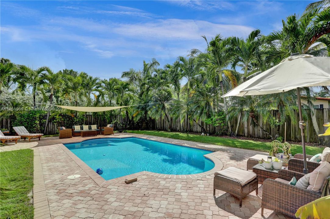 Recently Sold: $1,150,000 (3 beds, 2 baths, 1787 Square Feet)