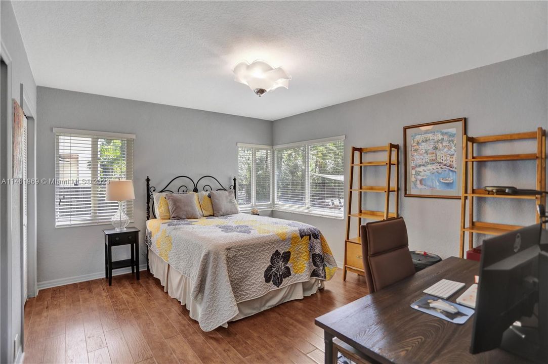 Recently Sold: $1,150,000 (3 beds, 2 baths, 1787 Square Feet)