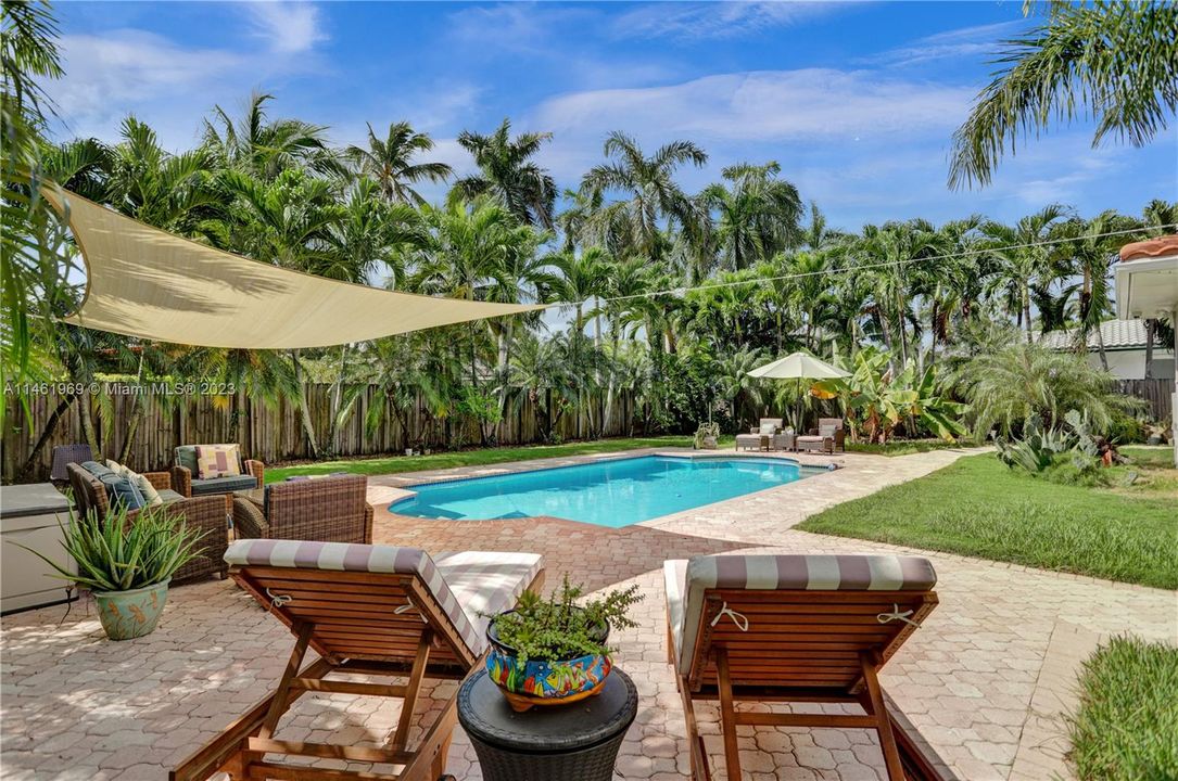 Recently Sold: $1,150,000 (3 beds, 2 baths, 1787 Square Feet)