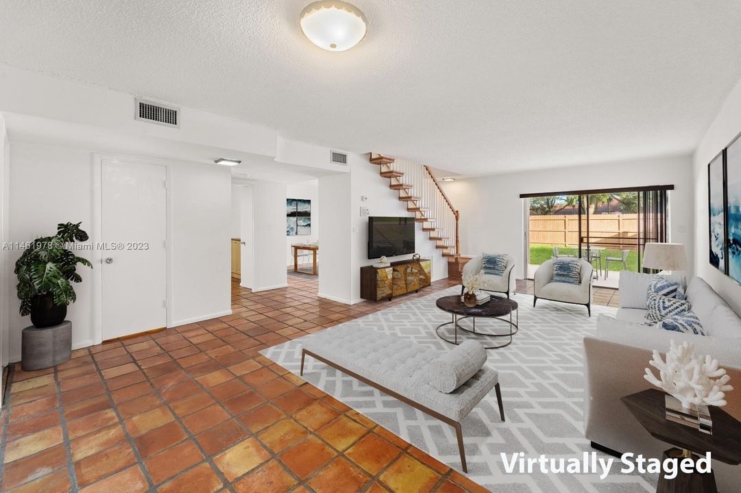 Recently Sold: $455,000 (2 beds, 2 baths, 1986 Square Feet)