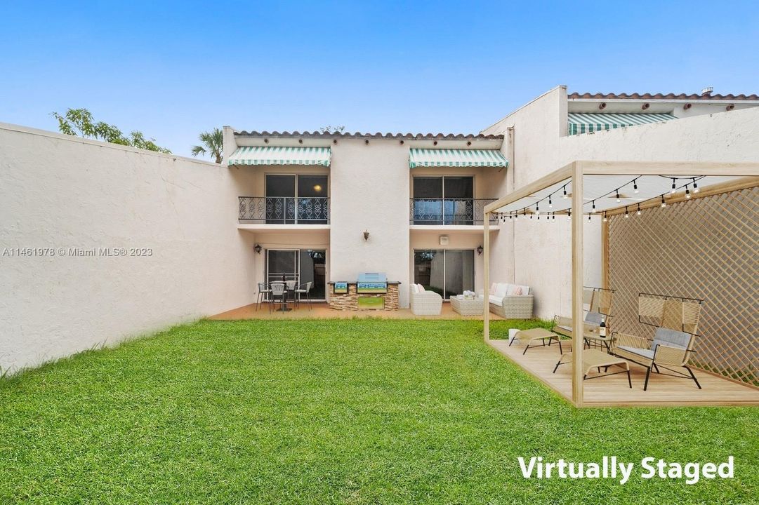 Recently Sold: $455,000 (2 beds, 2 baths, 1986 Square Feet)