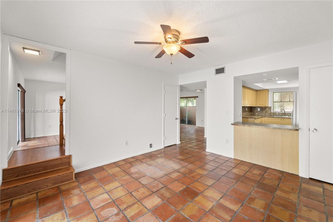Recently Sold: $455,000 (2 beds, 2 baths, 1986 Square Feet)