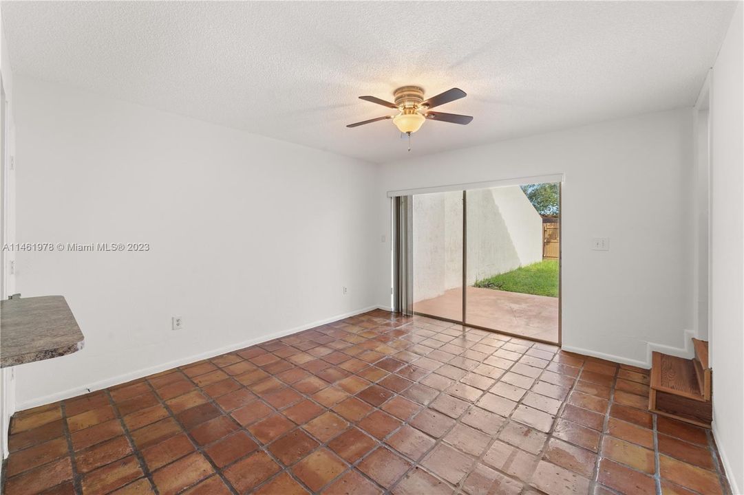 Recently Sold: $455,000 (2 beds, 2 baths, 1986 Square Feet)