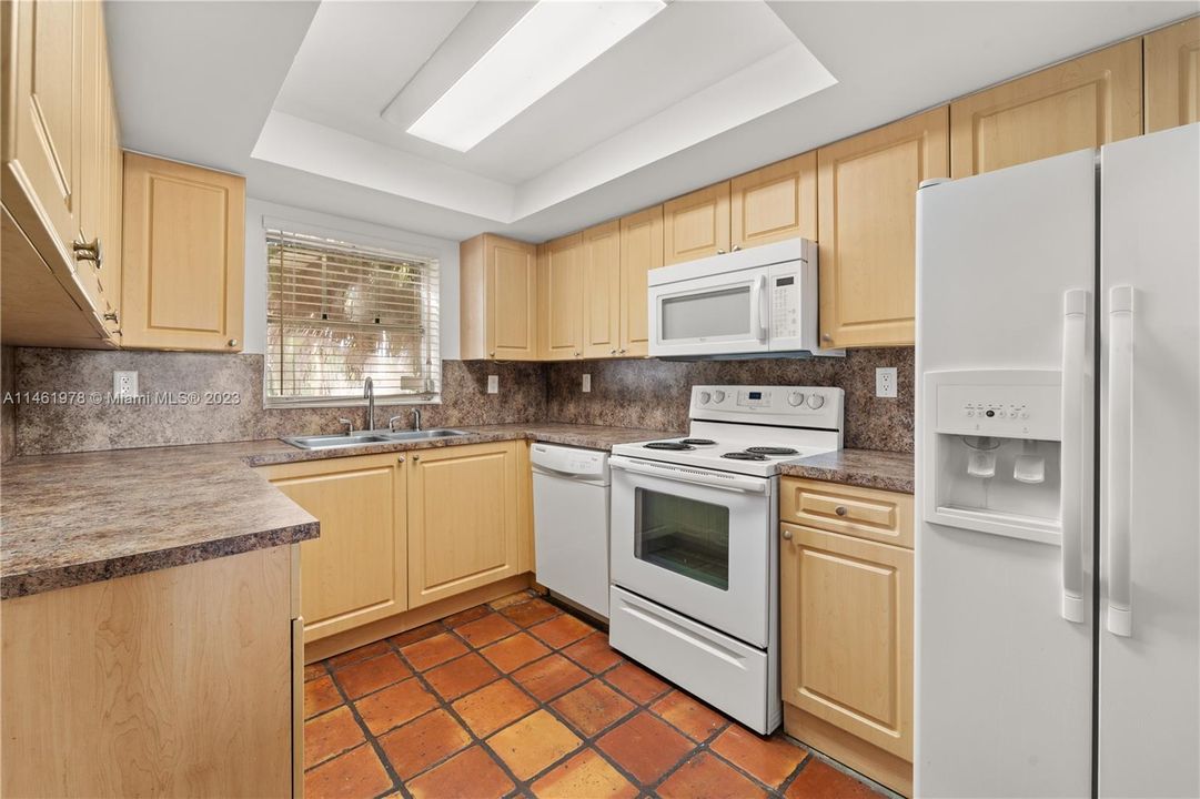 Recently Sold: $455,000 (2 beds, 2 baths, 1986 Square Feet)