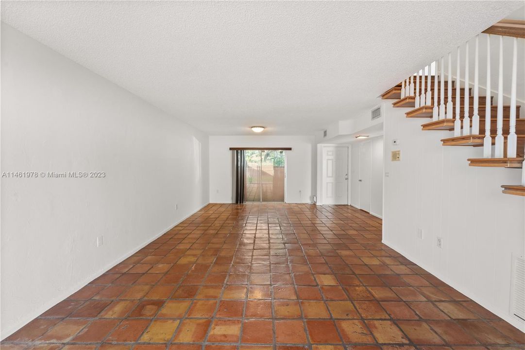Recently Sold: $455,000 (2 beds, 2 baths, 1986 Square Feet)