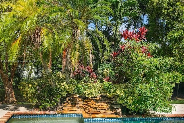 Recently Sold: $1,650,000 (3 beds, 3 baths, 2772 Square Feet)