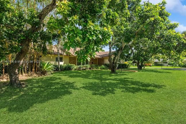 Recently Sold: $1,650,000 (3 beds, 3 baths, 2772 Square Feet)