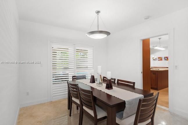 Recently Sold: $1,650,000 (3 beds, 3 baths, 2772 Square Feet)