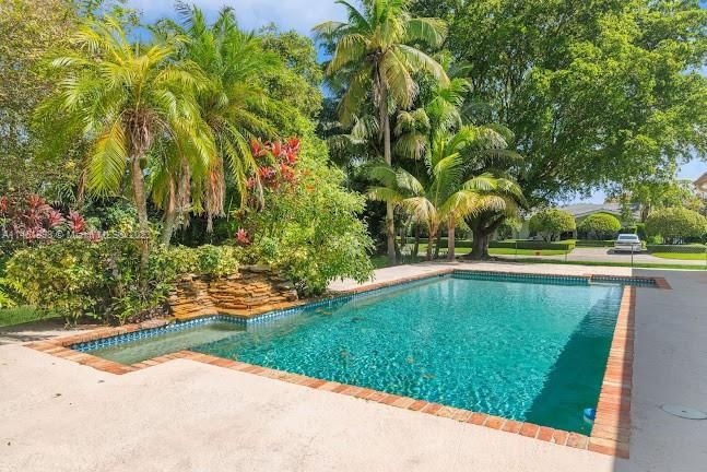 Recently Sold: $1,650,000 (3 beds, 3 baths, 2772 Square Feet)