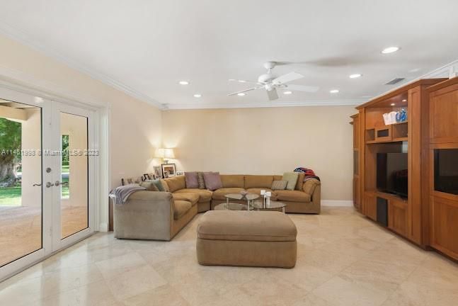 Recently Sold: $1,650,000 (3 beds, 3 baths, 2772 Square Feet)