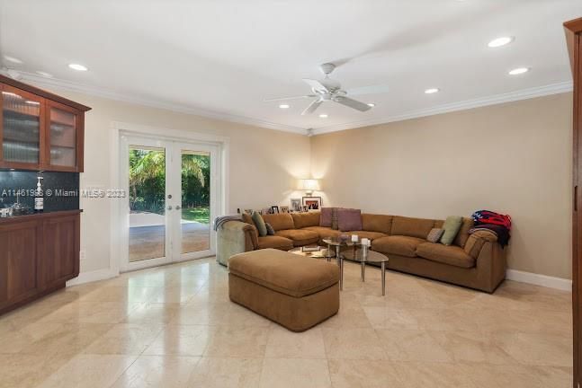 Recently Sold: $1,650,000 (3 beds, 3 baths, 2772 Square Feet)