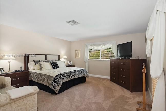 Recently Sold: $1,650,000 (3 beds, 3 baths, 2772 Square Feet)