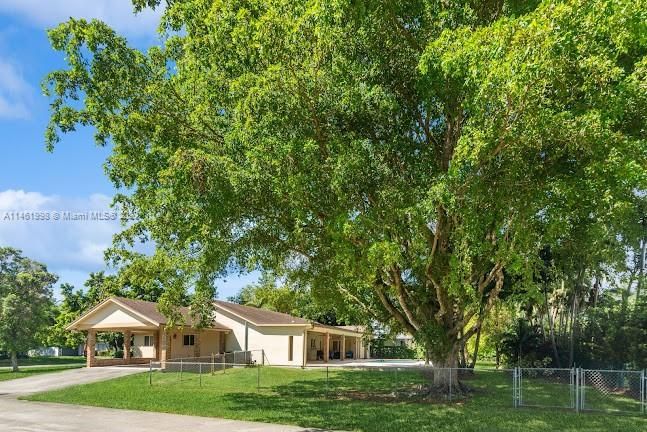 Recently Sold: $1,650,000 (3 beds, 3 baths, 2772 Square Feet)