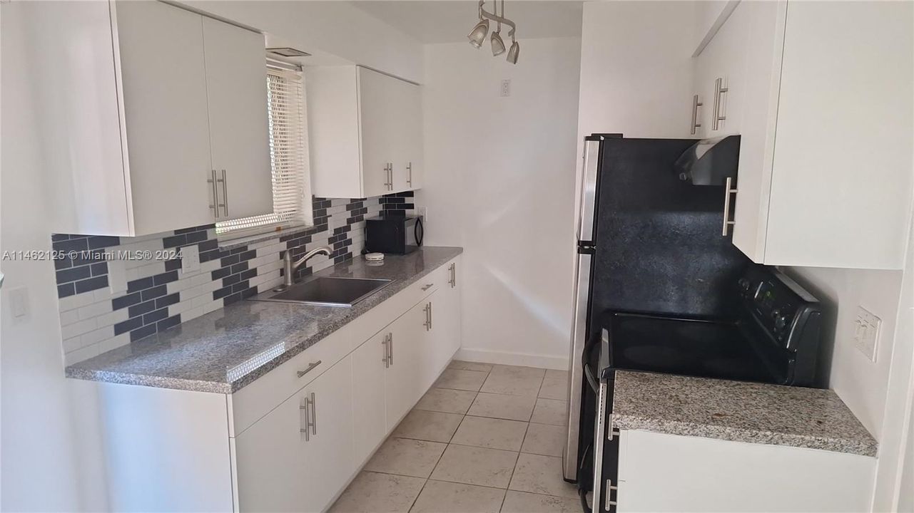 Recently Sold: $145,000 (1 beds, 1 baths, 576 Square Feet)