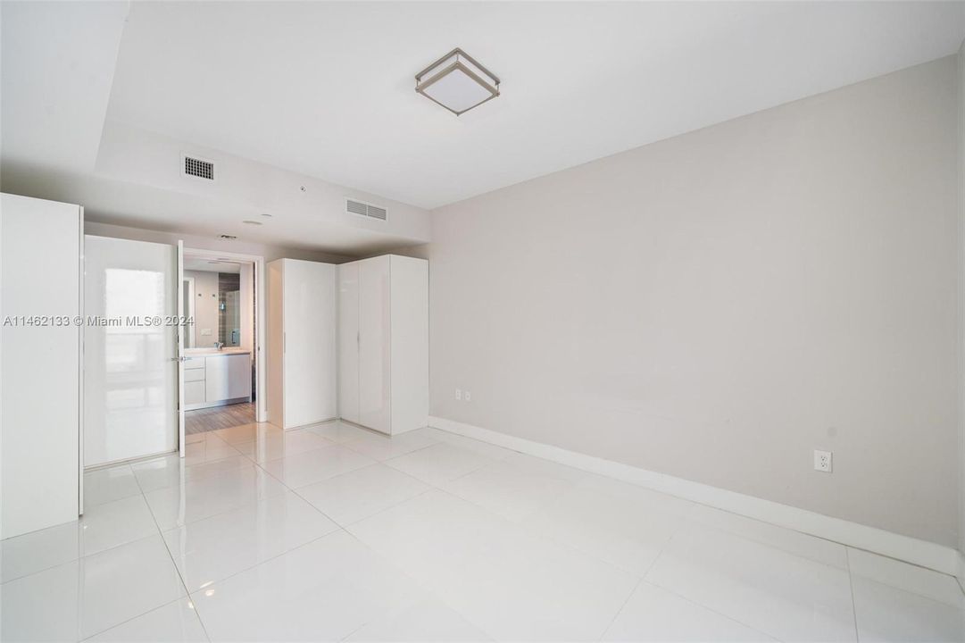 Active With Contract: $1,395,000 (3 beds, 3 baths, 1778 Square Feet)