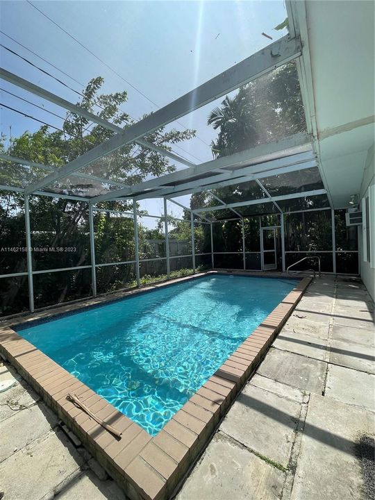 Recently Sold: $590,000 (4 beds, 2 baths, 2708 Square Feet)