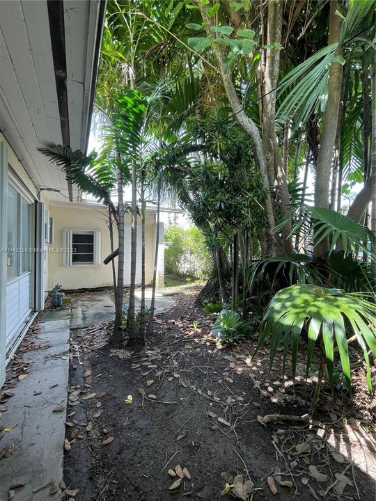 Recently Sold: $590,000 (4 beds, 2 baths, 2708 Square Feet)