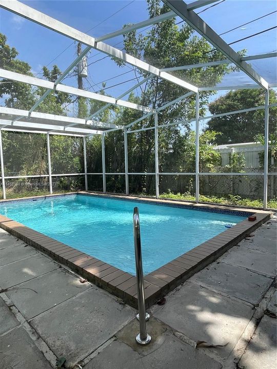 Recently Sold: $590,000 (4 beds, 2 baths, 2708 Square Feet)