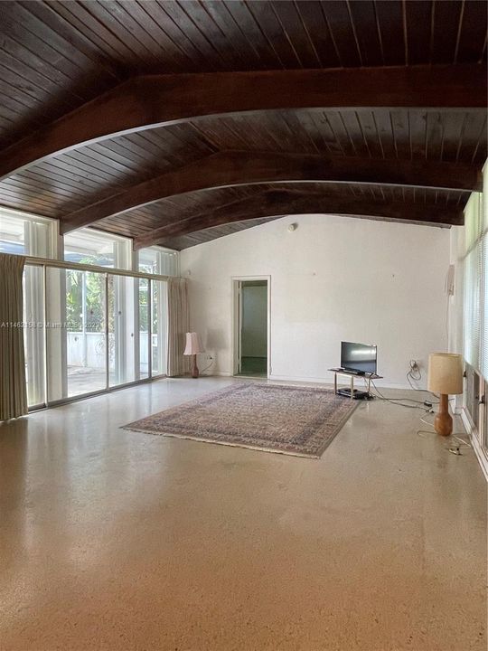 Recently Sold: $590,000 (4 beds, 2 baths, 2708 Square Feet)